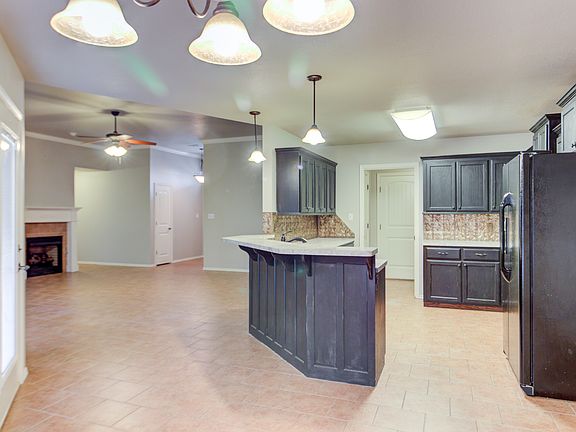 4th image of 2720 Pebble Dr