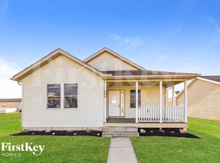 37 Waterman Ave, Commercial Point, OH 43116