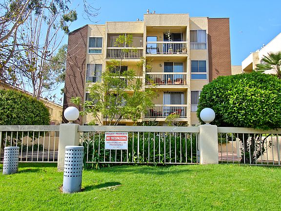 2nd image of 5143 Bakman Ave APT 304