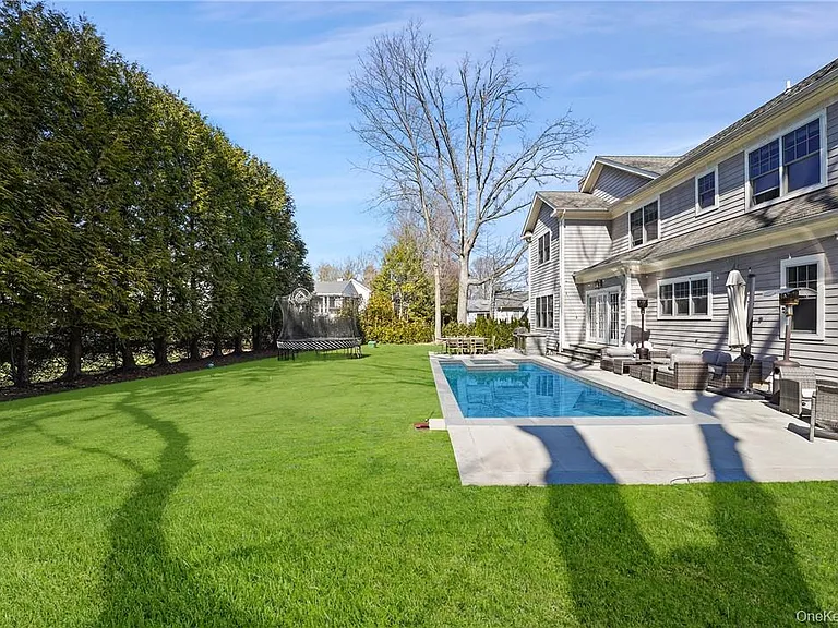 81 Spier Rd — Photo 24