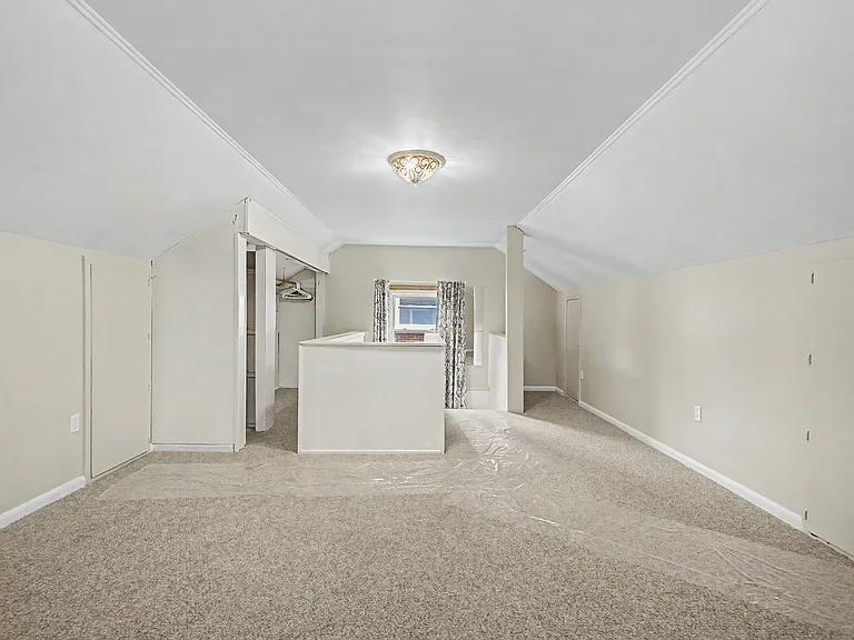15587 Russell Ave — Photo 24