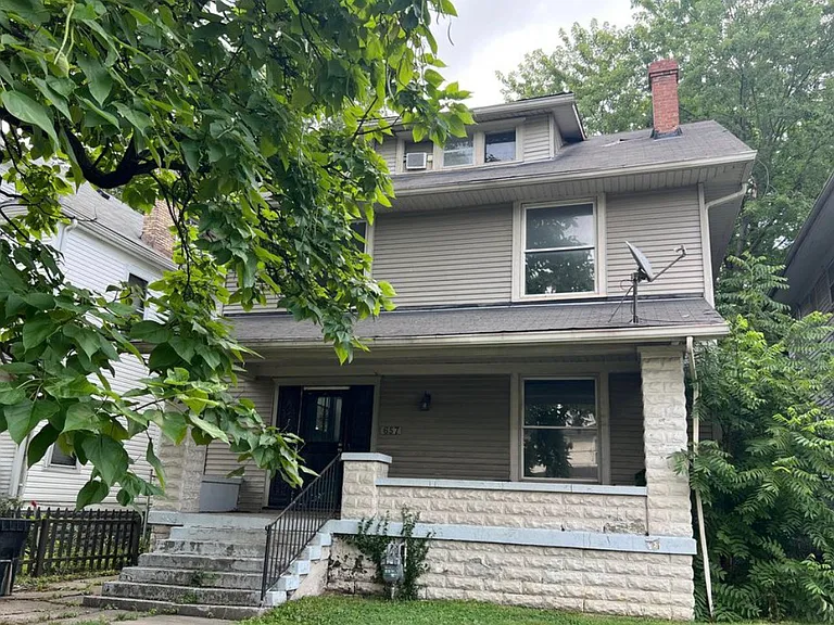 657 Louis Coleman Jr Dr — Photo 1