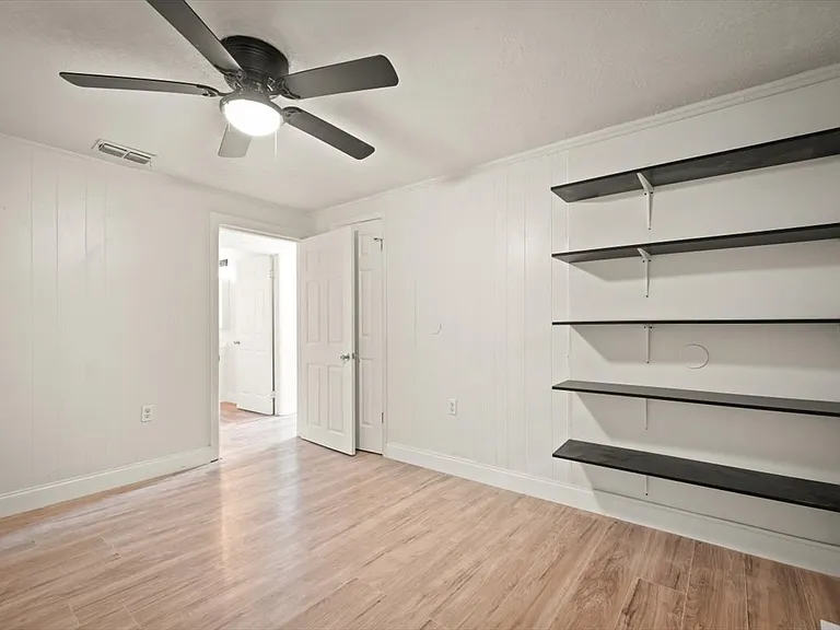 7903 New Kings Rd — Photo 17