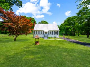 8 Wildwood Ln, East Hampton, CT 06424