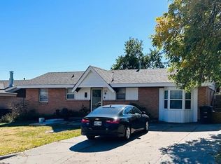 716 SW 2nd St, Moore, OK 73160