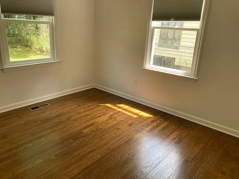 625 Midway Ave — Photo 11