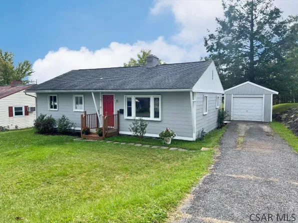 221 Sherwood Dr, Johnstown, PA 15905