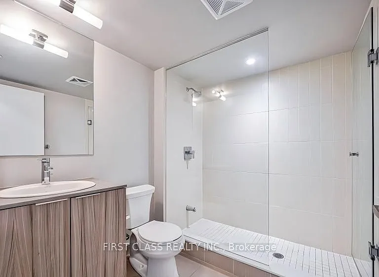 955 Bay St #527 — Photo 7