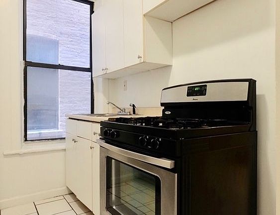 5th image of 1838 7th Ave APT 4
