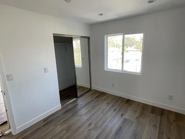 8602 Penfield Ave — Photo 6