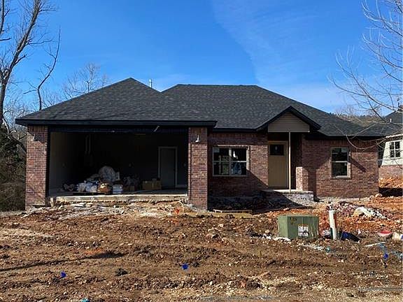 4th image of 135 S Woodsprings Dr