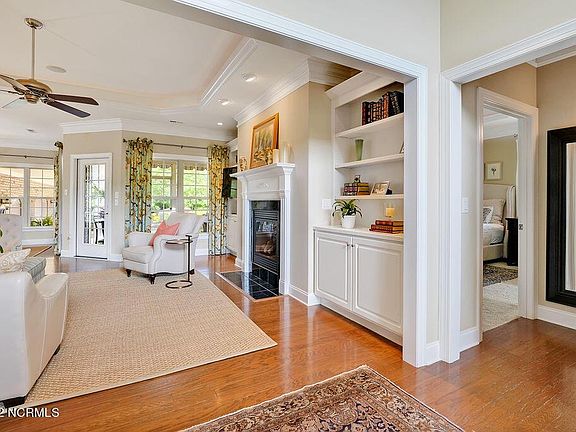 5th image of 1052 Leesburg Dr