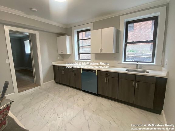 4th image of 102 Longwood Ave #3C