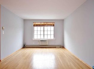 2117 Hawthorne Ln, Mahwah, NJ 07430