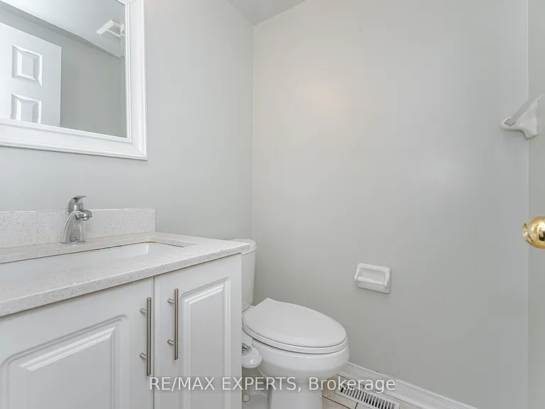 82 Twin Pines Cres — Photo 10