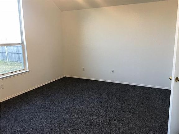 5th image of 315 River Oaks Blvd