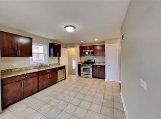 3300 Crain St, Skokie, IL 60076