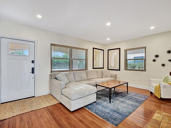 5th image of 721 SE 7th Street