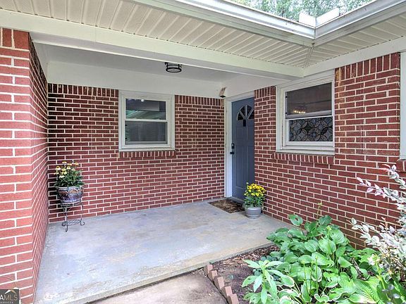 2nd image of 16 Jones Mill Pl