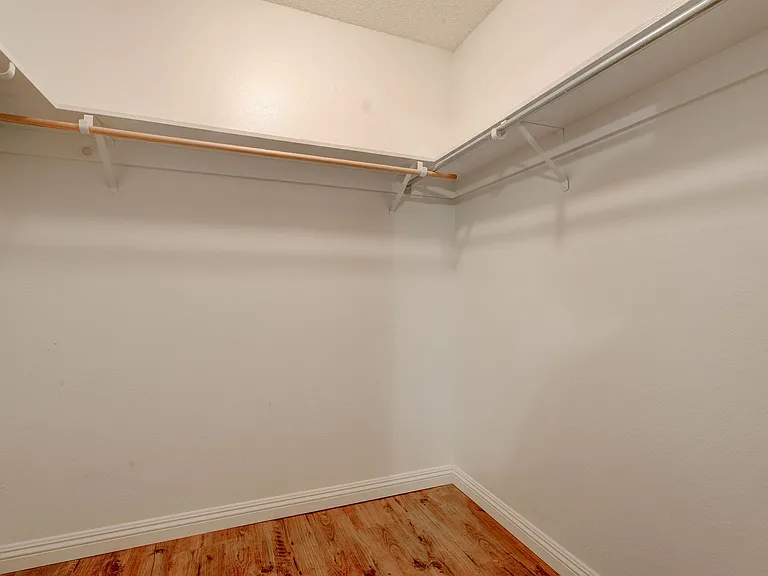 2204 Plaza Del Robles — Photo 10