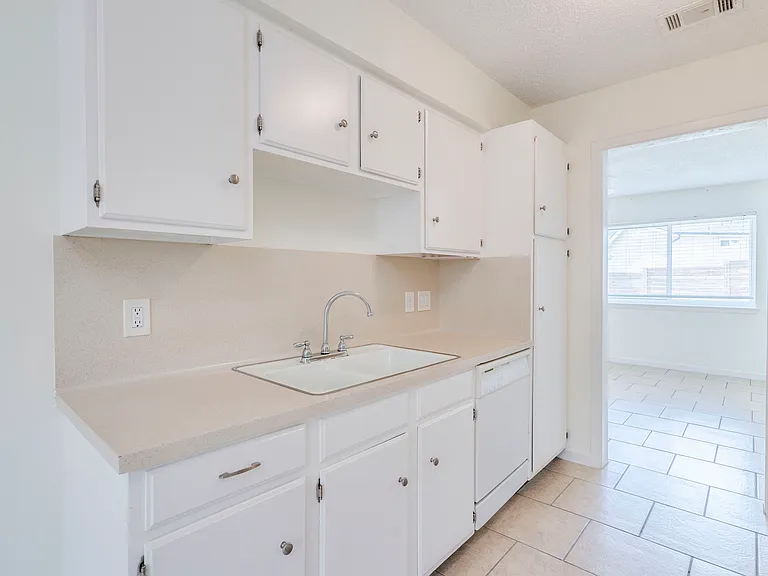 3404 Willowrun Cv #C — Photo 11