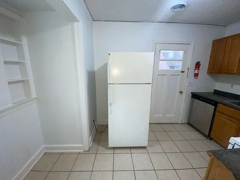 823 S Kilbourne Rd — Photo 7