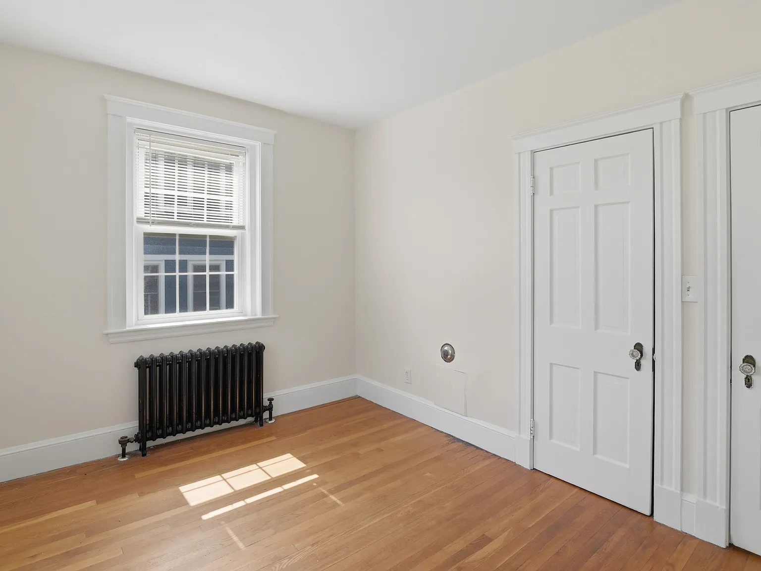 2 bed, 600 sqft, $2,200 — Photo 3