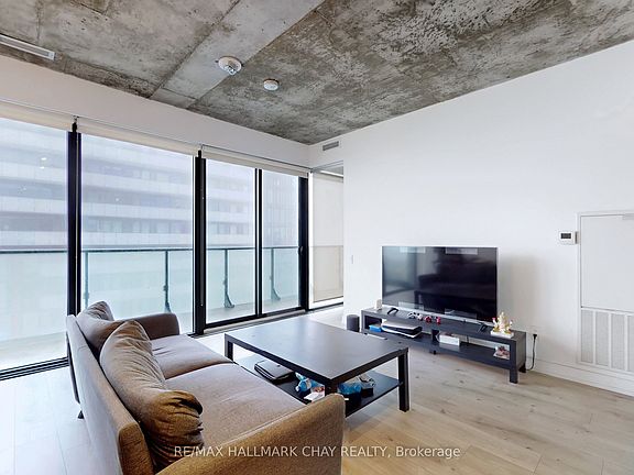 5th image of 161 Roehampton Ave #3305