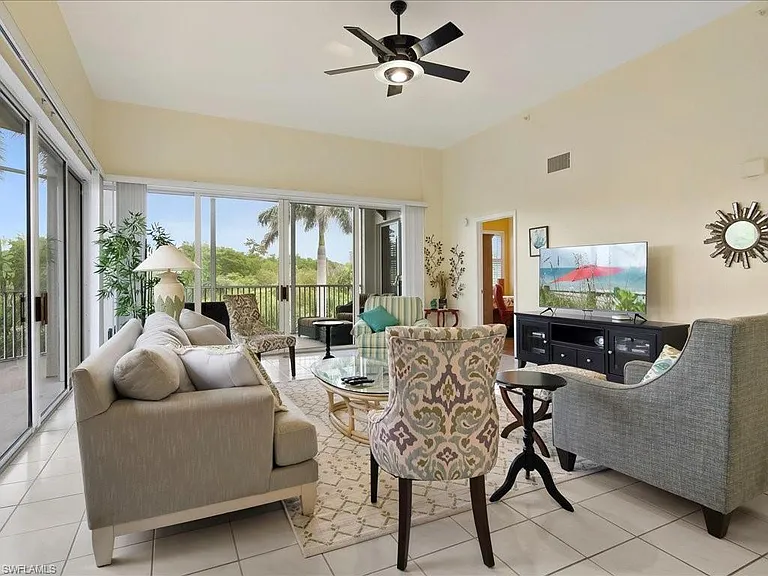 5550 Heron Point Dr #105 — Photo 2