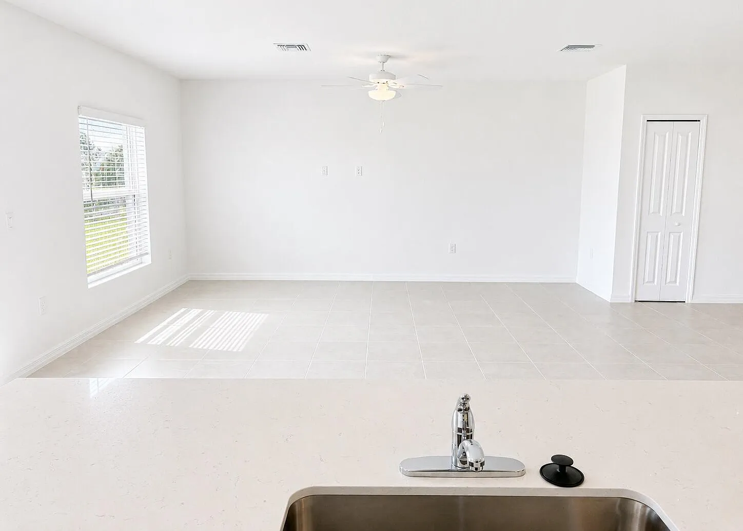 5 bed, 2.5 bath, 2112 sqft, $2,950 — Photo 4