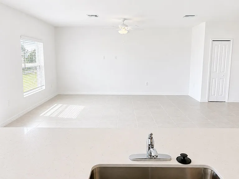 16024 Palos Verdes St — Photo 4