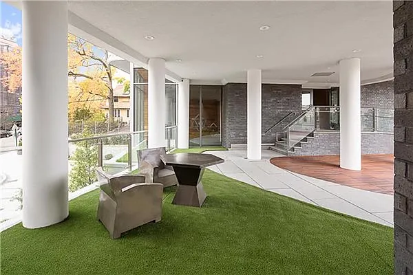 Rented by OOAKB&F INC | media 79