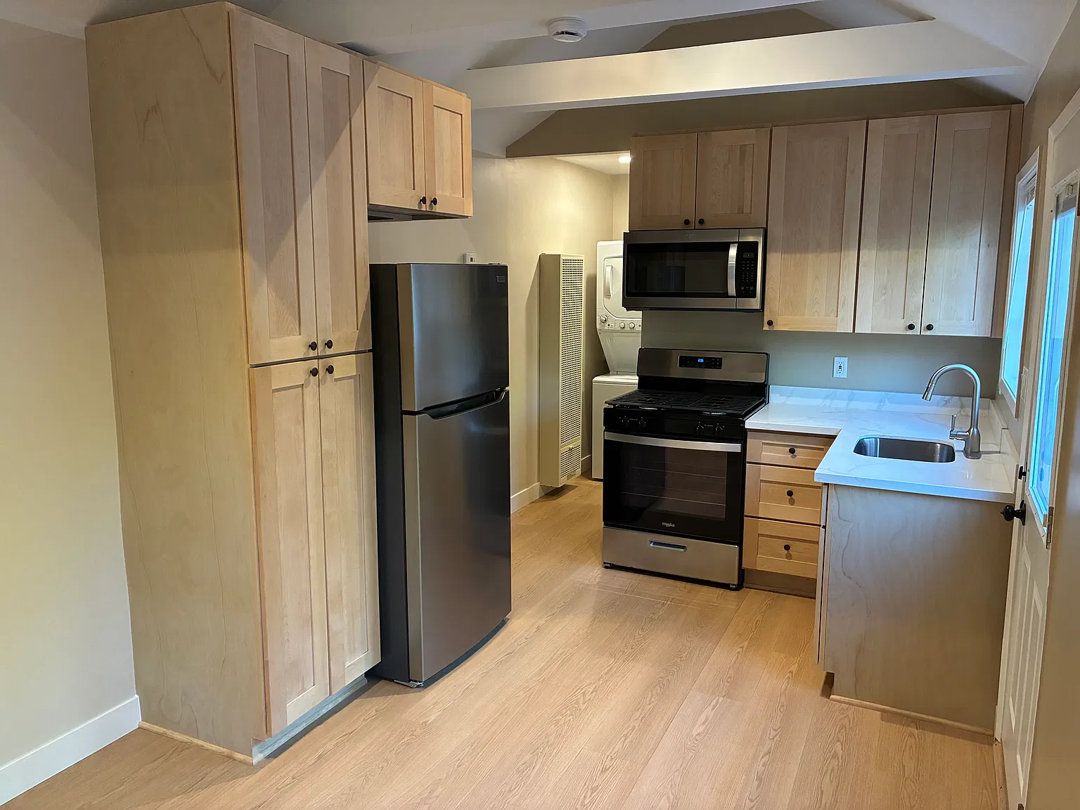 Studio, 230 sqft, $1,800 — Photo 2
