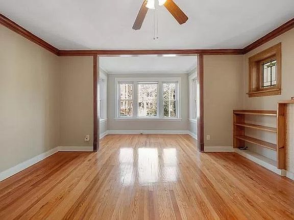 4th image of 4852 N Rockwell St APT 3