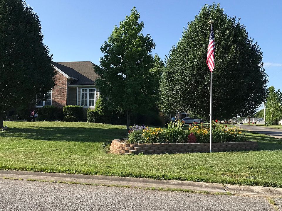 2nd image of 517 Valley View Dr