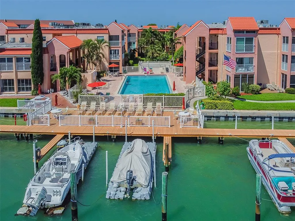 1 bed, 1.0 bath, 645 sqft, $2,000 — Photo 1
