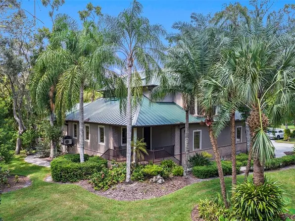 1252 E Lake Dr, Tarpon Springs, FL 34688