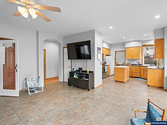 3rd image of 1623 Leewood Ave NE
