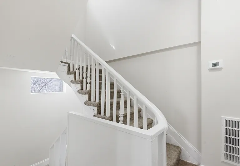910 N Arlington Ave #2 — Photo 3