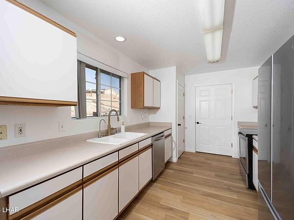 2nd image of 2970 Simitan Dr