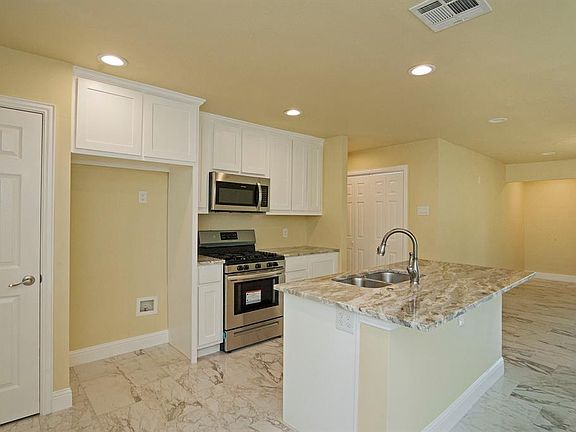 5th image of 2607 Rosewood Dr
