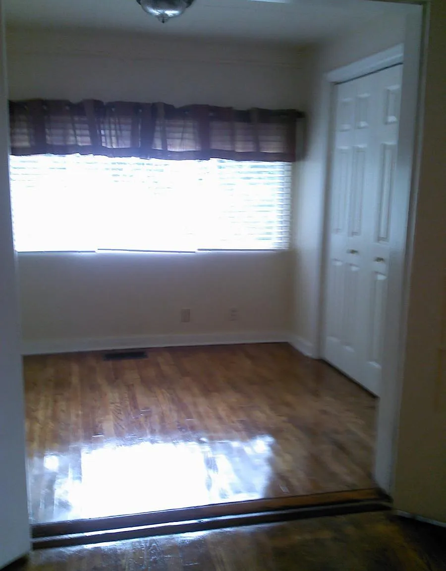 142 Maryville Highway — Photo 4