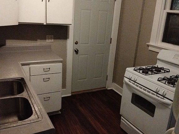 4th image of 3106 Smith St