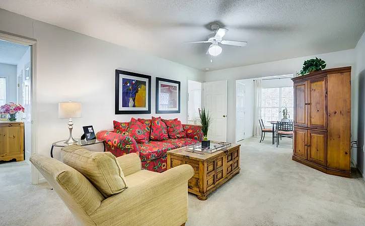 4 bed, 1400 sqft, $645 — Photo 4