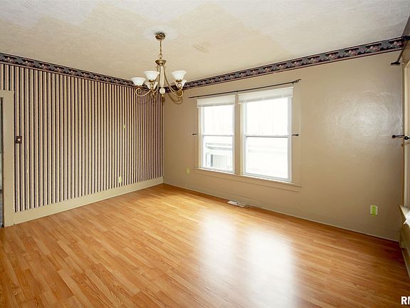 5th image of 104 N 6th St