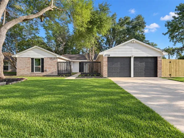 17731 Heritage Cove Ct, Webster, TX 77598
