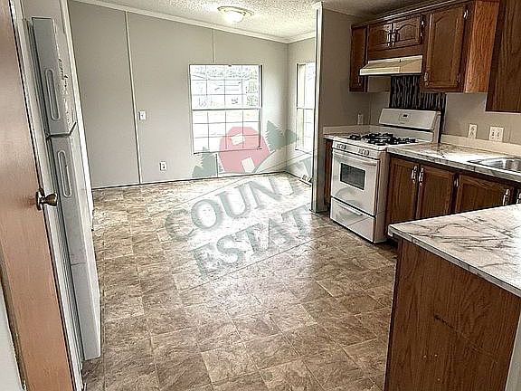 3rd image of 274 Courtney Ct