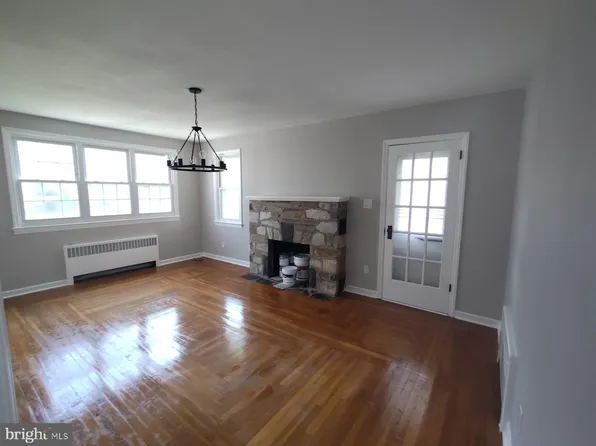 140 Gainsboro Rd, Lawrence Township, NJ 08648