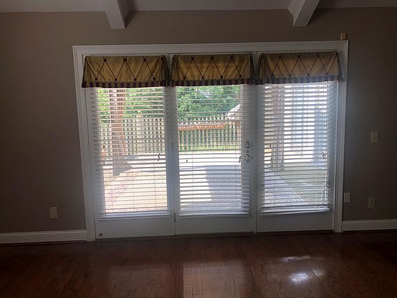 4th image of 8571 New England Ct