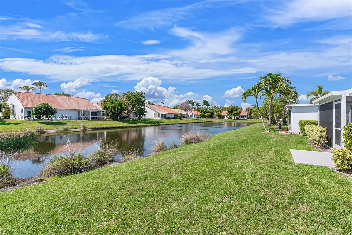 Building Photo - 15465 Lake Magnolia Pl